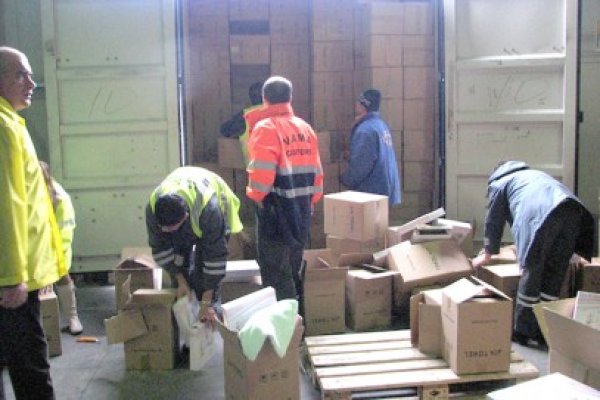 Mărfuri contrafăcute, descoperite de poliţiştii constănţeni